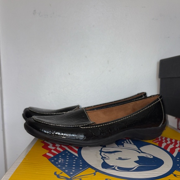 Naturalizer Black Women's Loafers size 7.5 - Picture 1 of 6